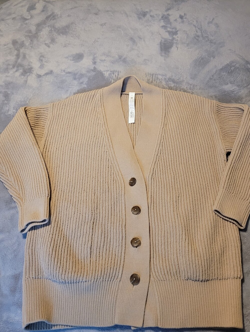 Lululemon Button Front Cardigan Sweater Pockets Chunky Knit Nylon Small Tan EUC